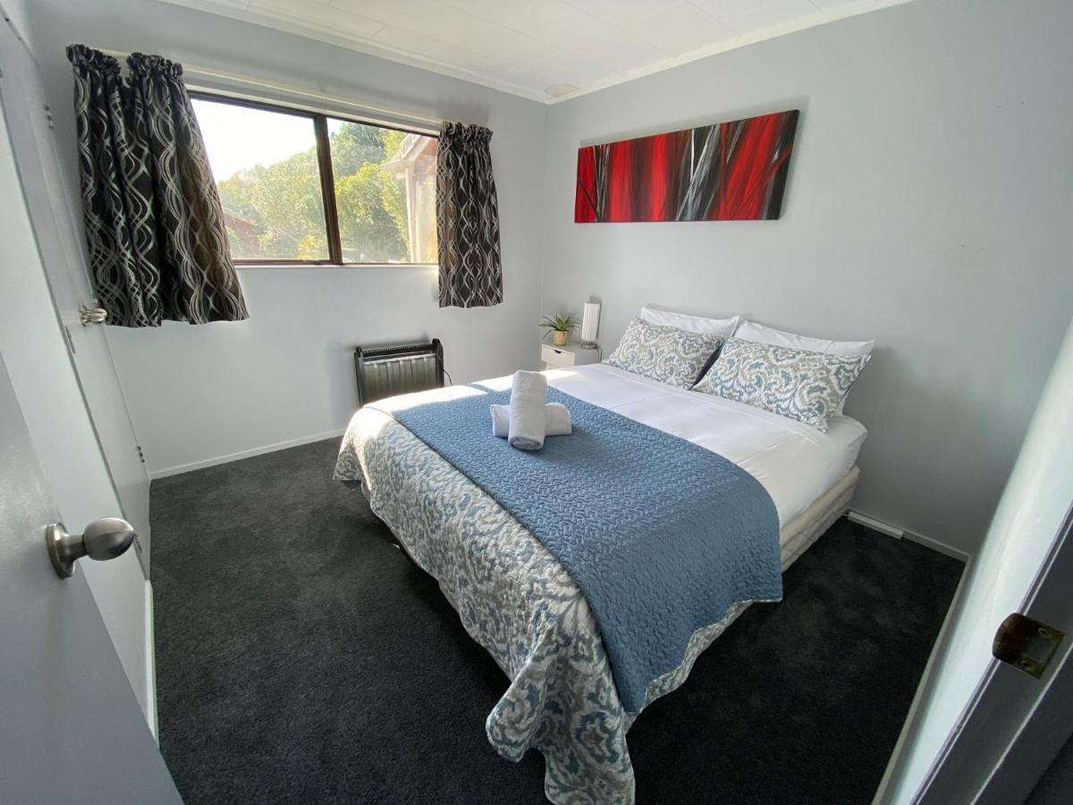 Motuoapa Bay Chalets Turangi Luaran gambar