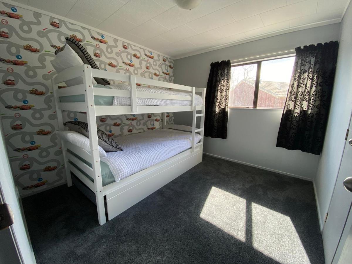 Motuoapa Bay Chalets Turangi Luaran gambar