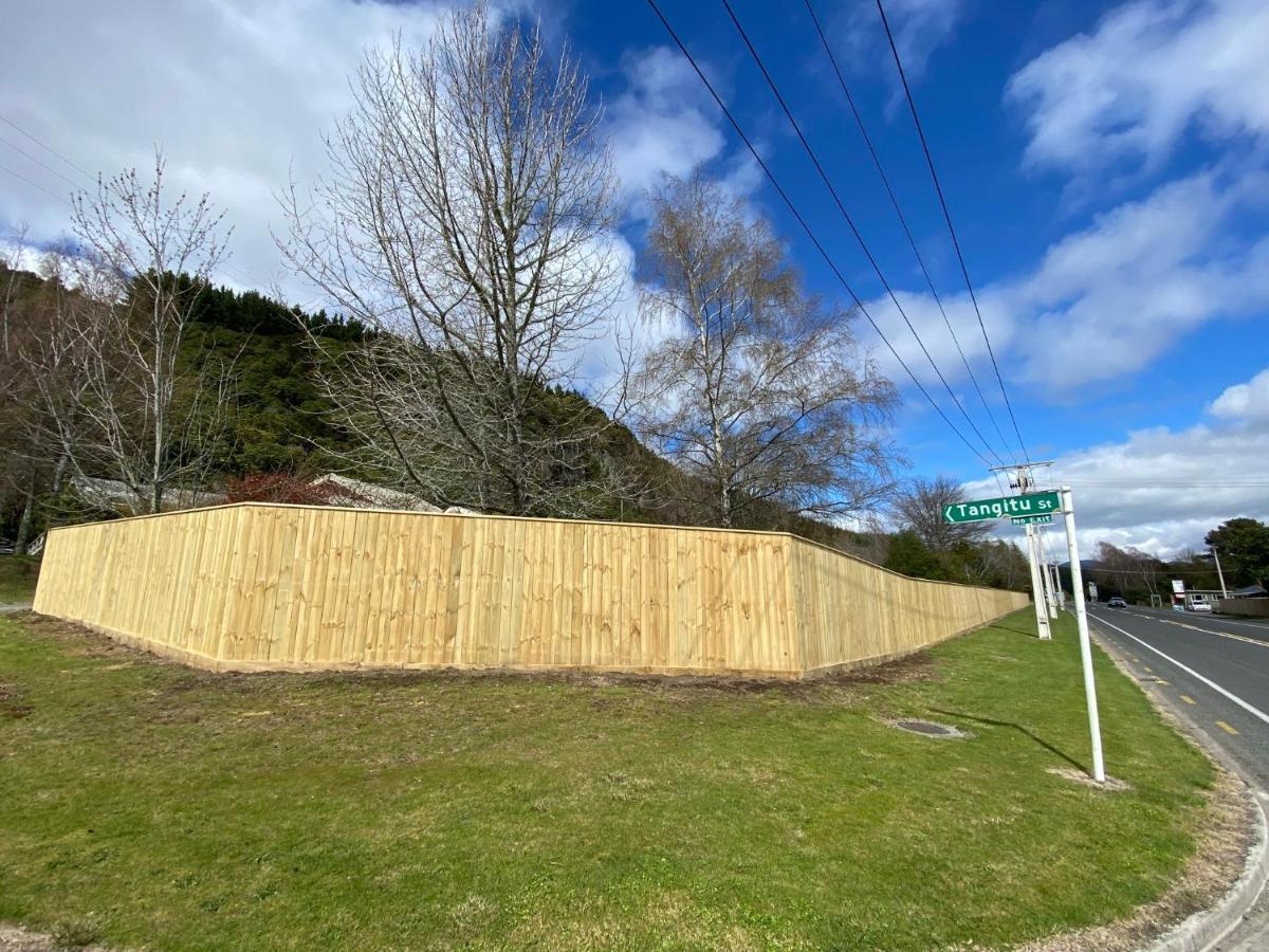 Motuoapa Bay Chalets Turangi Luaran gambar